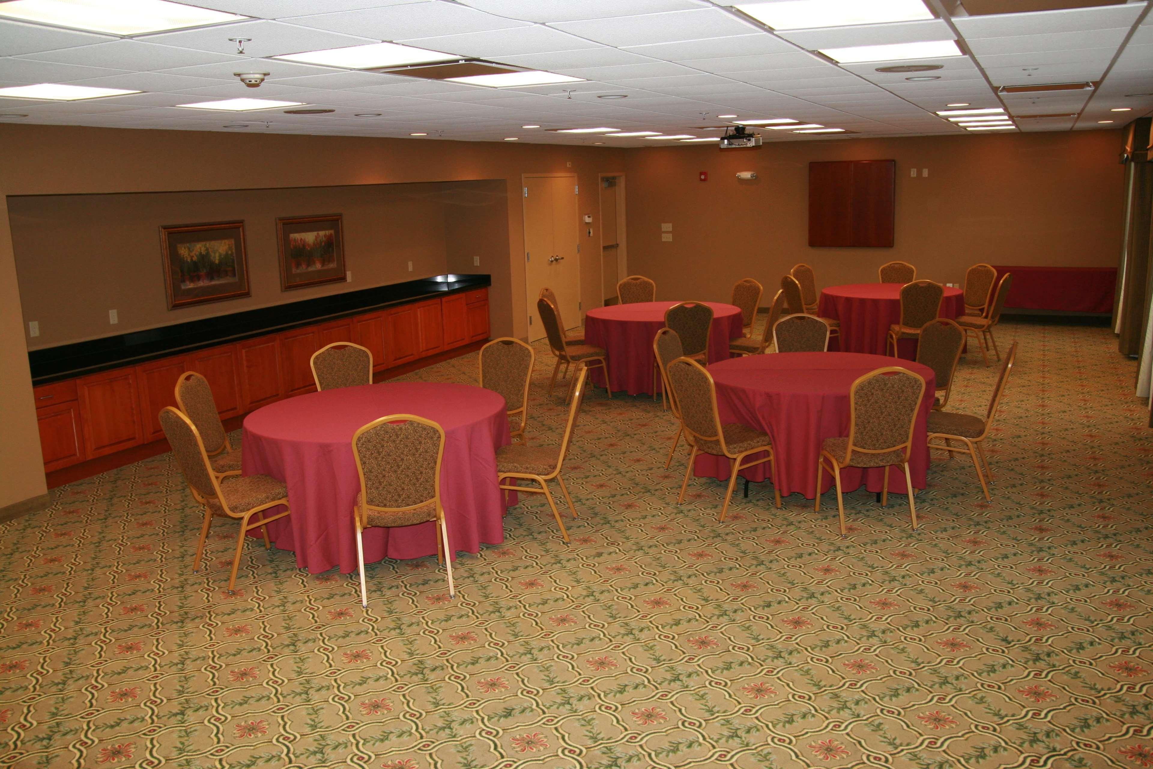 Newly Renovated Hampton Inn Omaha West Lakeside Εξωτερικό φωτογραφία