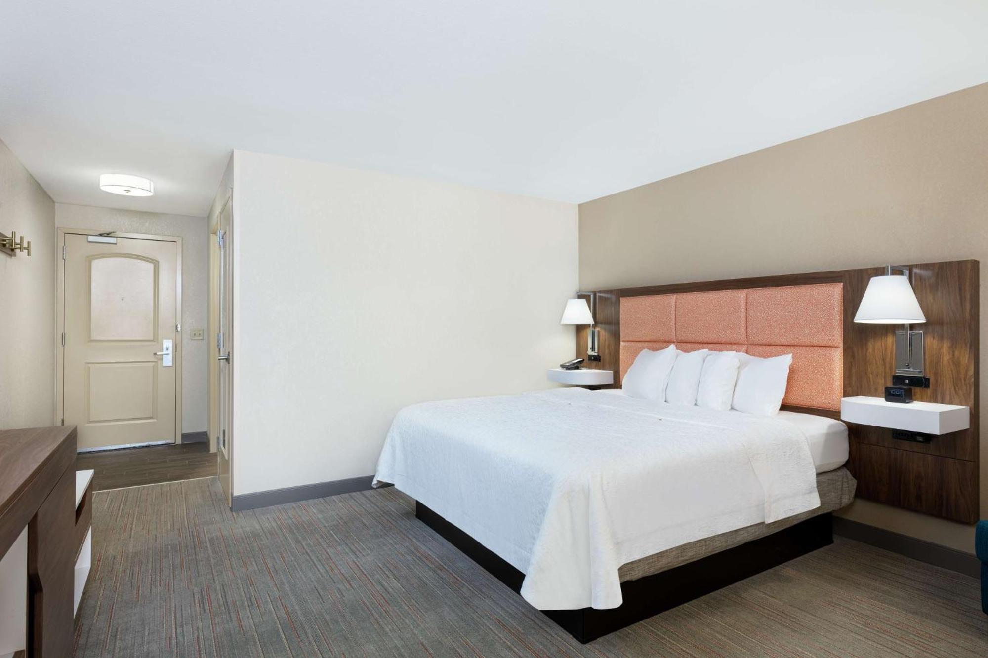 Newly Renovated Hampton Inn Omaha West Lakeside Εξωτερικό φωτογραφία