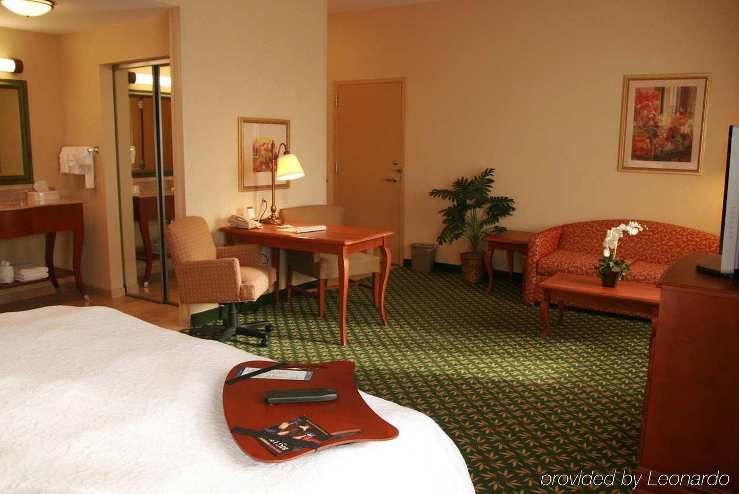 Newly Renovated Hampton Inn Omaha West Lakeside Δωμάτιο φωτογραφία