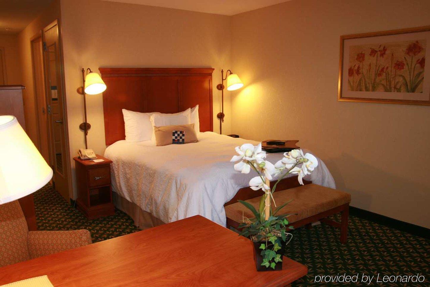 Newly Renovated Hampton Inn Omaha West Lakeside Δωμάτιο φωτογραφία