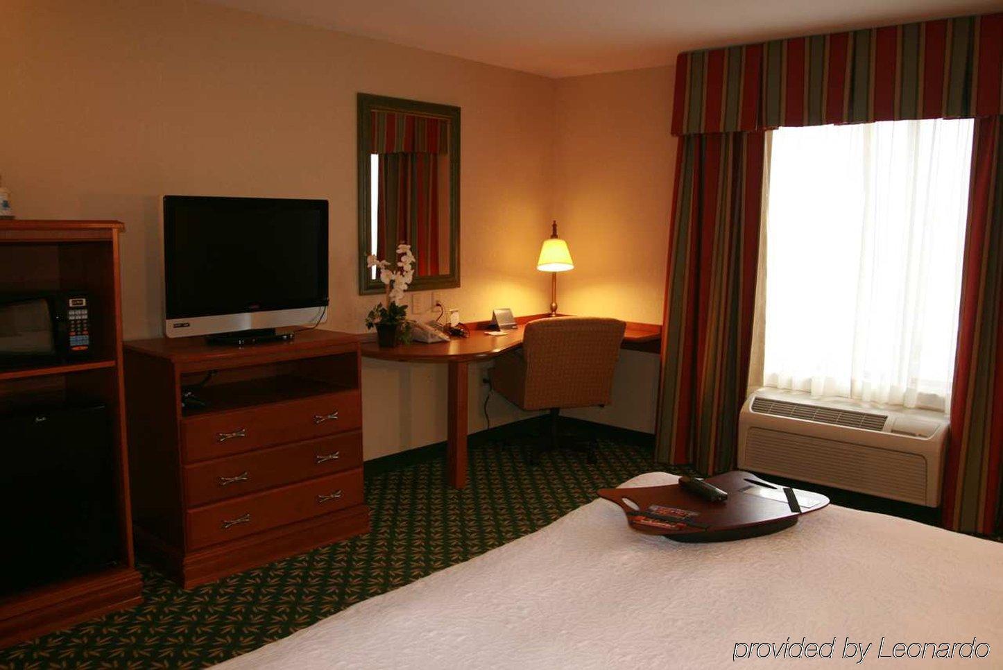 Newly Renovated Hampton Inn Omaha West Lakeside Δωμάτιο φωτογραφία